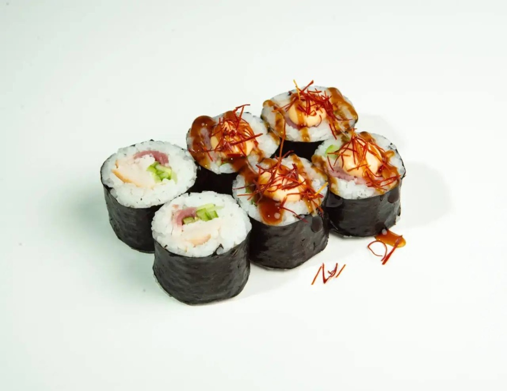фото (6 шт) Малый ролл: бекон, курица, огурец